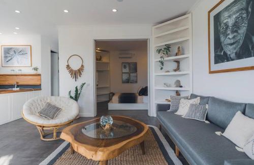 Kediri Apartment | Pipeline - Breezy 1 Bedroom Oceanfront Apartment by Triang Villas