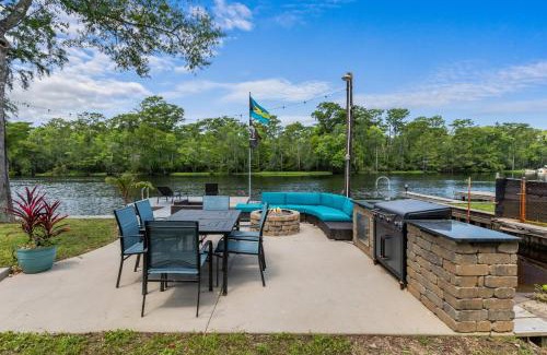 Conway House | Pirate's Cove Bungalow