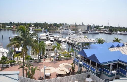 Stuart Resort | Pirate's Cove Resort and Marina - Stuart