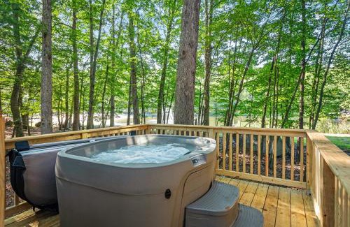 East Stroudsburg House | Pirate-Themed Lakefront Home w Kayaks Game Room Views Hidden Treasure Hunt