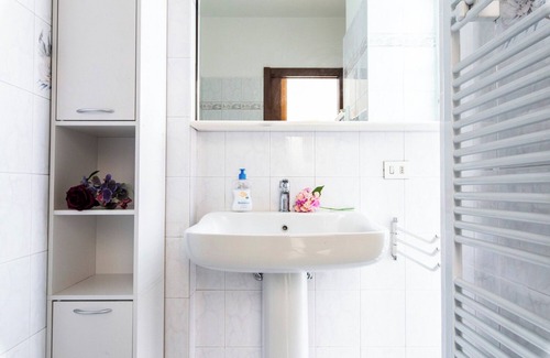 Monza Apartment | Pisani 4 - Studio Apartment, Sleeps 4