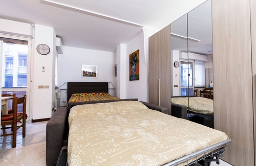 Monza Apartment | Pisani 4 - Studio Apartment, Sleeps 4