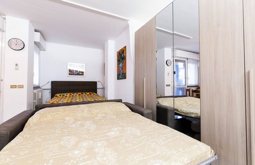 Monza Apartment | Pisani 4 - Studio Apartment, Sleeps 4