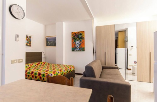 Monza Apartment | Pisani 4 - Studio Apartment, Sleeps 4