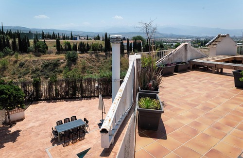 Peligros House | Piscina, gym,2 barbacoas, vistas a Sierra Nevada desde terraza en ático de 60m2
