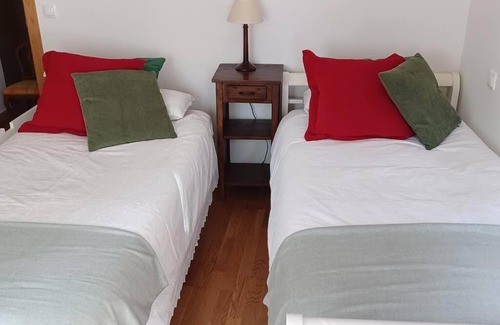 Pontedeume Apartment | Piso con preciosas vistas, patio privado y amplio garaje