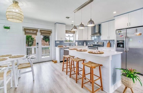 Pensacola Beach Cottage | Pissitaway Getaway