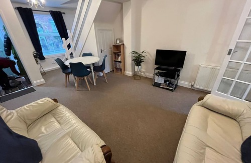 Chester House | Pixie Terrace Chester-Fabulous Location within The City of Chester-Award winning