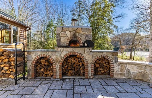 Ridge Cabin | Pizza Friday