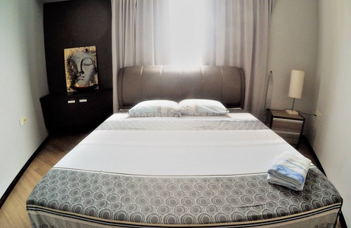 Petaling Jaya Apartment | PJ8 Service Suite Near Train Station Pool View