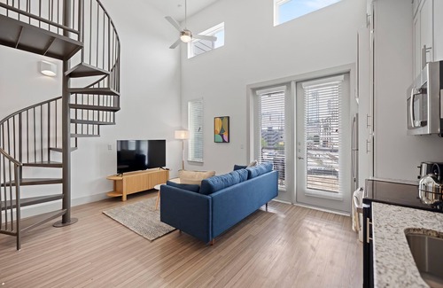 Waller Creek District Apartment | Placemakr Downtown Austin