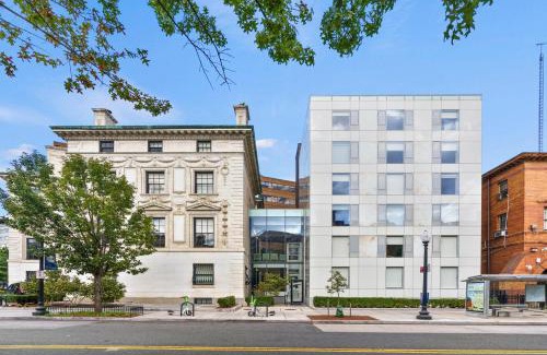 Dupont Circle Apartment | Placemakr Dupont Circle