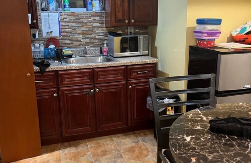 Valley Stream House | Plainfield Paradise for the Whole Family close to JFK and hospitals