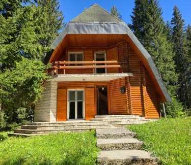 Pitomine Villa | Planinska Vila