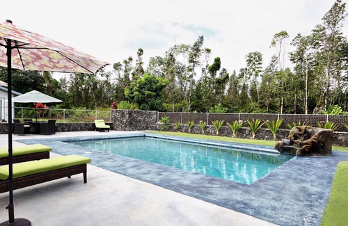 Keaau House | Plantation Style Home on 2 Acres with Pool