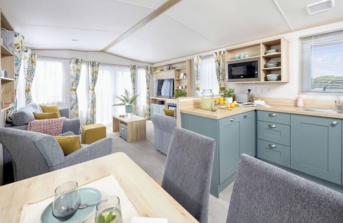 Truro Ski Chalet | Platinum 2 No Pet Sleeps 4