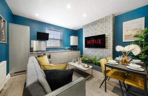 Gravesend Apartment | Platinum Grove B Modern Flat, 2 Beds with Free Parking