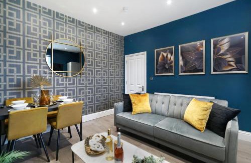 Gravesend Apartment | Platinum Grove B Modern Flat, 2 Beds with Free Parking