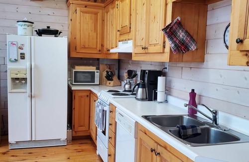 Lake of Bays Cottage | Play & Stay in Algonquin