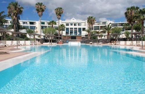 Costa Teguise Apartment | Playa Roca Beach