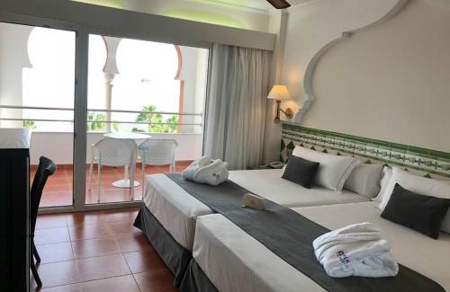 Velilla-Taramay Hotel | Playacálida