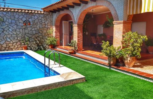 Jerez de los Caballeros House | Plaza del Pacifico La Bazana