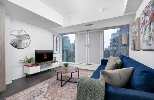 Bay Cloverhill Apartment | Pleasant 1BR Sofa Bed Close to UofT