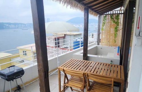 Yeongdo Apartment | Pleasant 2-bedroom apartment with AC in bustling Busan