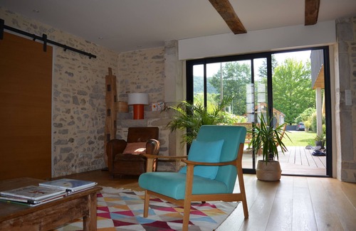 Gan House | Pleasant and functional house, with courtyard and large garden in the city center