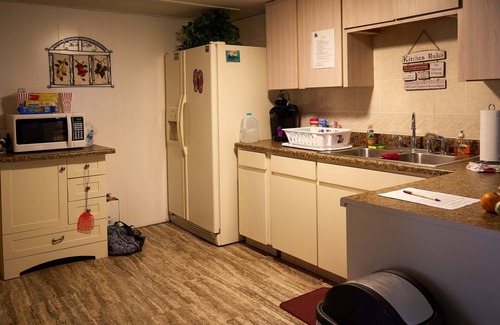 Homosassa Apartment | Pleasant Days Manatee Room