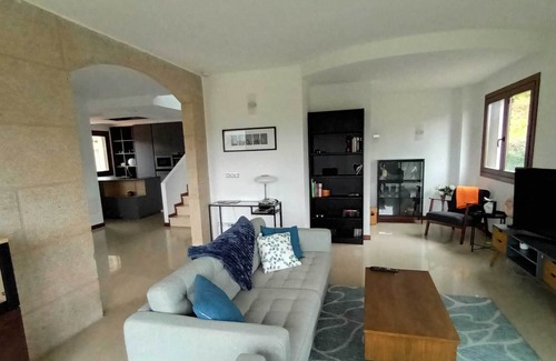 Mondariz-Balneario House | Pleasant house with fireplace in Mondariz-Balneario