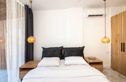 Meselik Apartment | Pleasant Home with Shared Pool in Bodrum