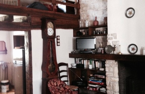 Armes House | Pleasant house with calm on large garden located at 100m of Yonne river