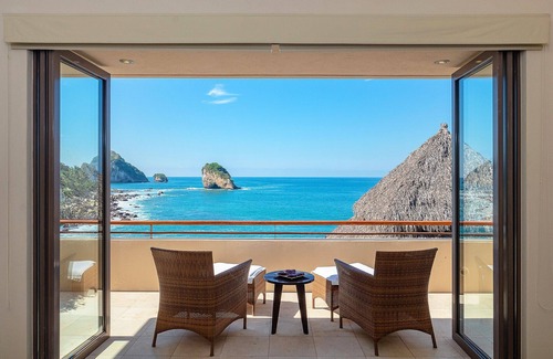 South Shore Hotel Area Villa | Please Inquire Before Booking – Luxury Villa