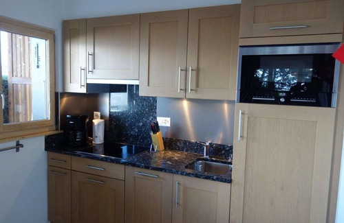 Salins Apartment | Pleasing apartment with patio in hills