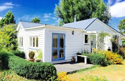 Pakaraka House | Ploughman's Cottage - Bay of Islands Getaway