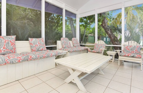 George Town Cottage | Plumbago - Paradise in the Bahamas with Ocean views