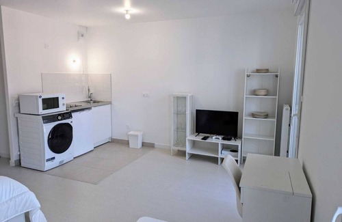 Sartrouville Apartment | Plume Studio Sartrouville, 20 minutes from Paris