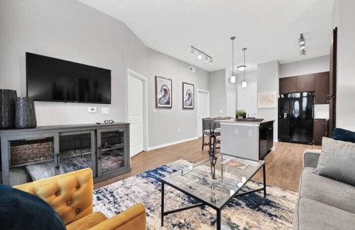 South Main Apartment | Plush 1BR unit mins to Med Ctr-Dtwn