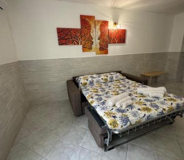 La Pietraia Apartment | PM 18 Via delle Baleari Guest House