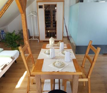 Svinarov House | Podkroví s koupelnou