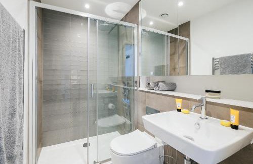 Acton Apartment | Poets Corner