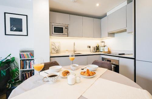 Acton Apartment | Poets Corner