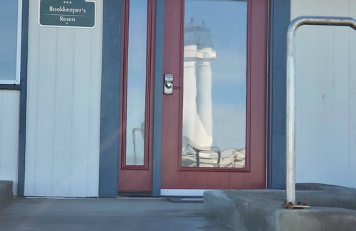 Point Arena Apartment | Point Arena Lighthouse - Bookkeeper's Room