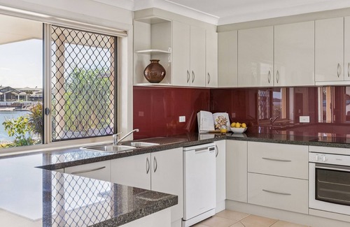 Yamba House | Point Paradiso | Glorious waterfront