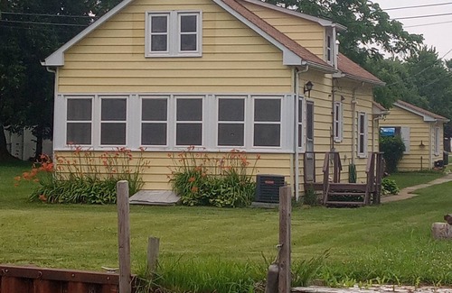 Algonac House | Pointe Haven with or without Pontoon