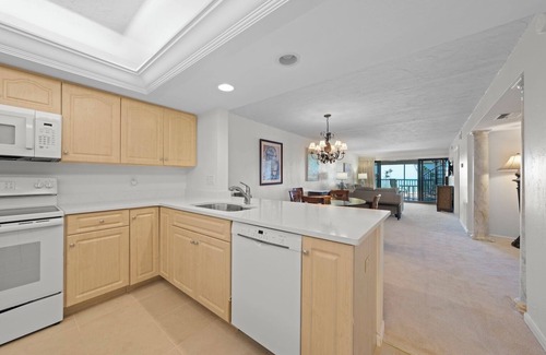 Sanibel Condo | Pointe Santo C42: Rooftop Deck w Direct Gulf Views