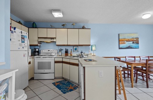 The Point House | Points of View West, 3BR, 2BA Ocean & Sound Views Dog-Friendly