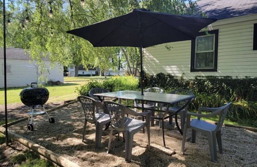 Paw Paw Lake Cottage | Pokagon Cozy Lakeview Cottage