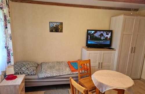 Myslakowice Cabin | Pokoje pod Krzywym Dachem